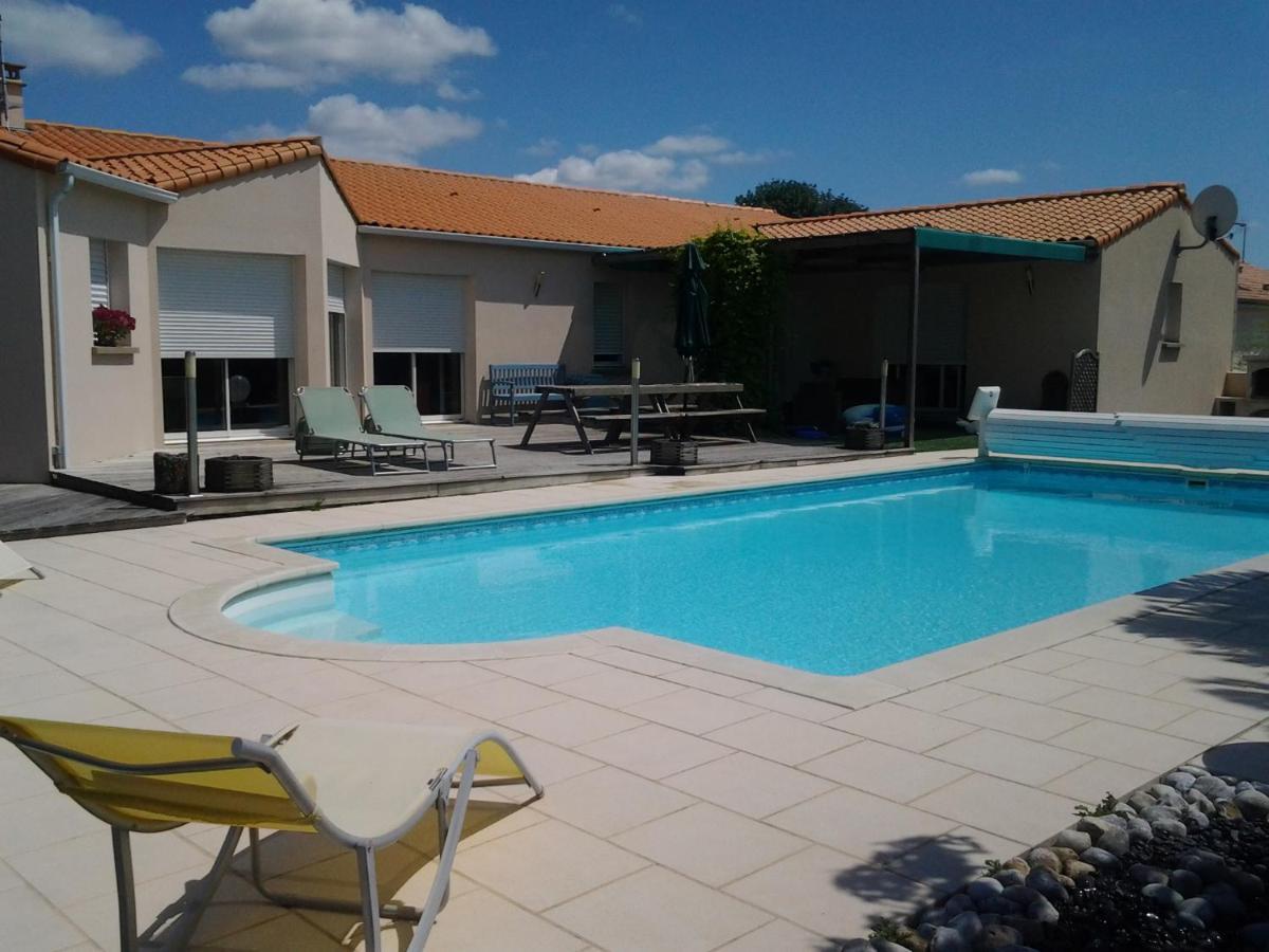 La Chambre Des Amis Parthenay Buitenkant foto